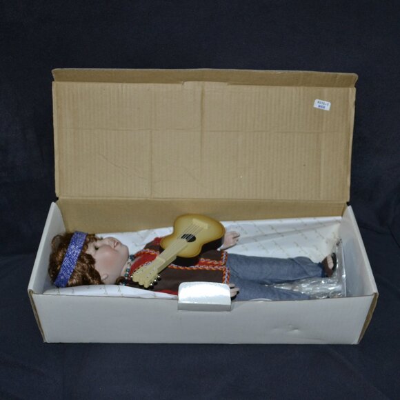 Danbury Mint porcelain Nancy Leslie Hippie Fine Collector Doll - Picture 9 of 10